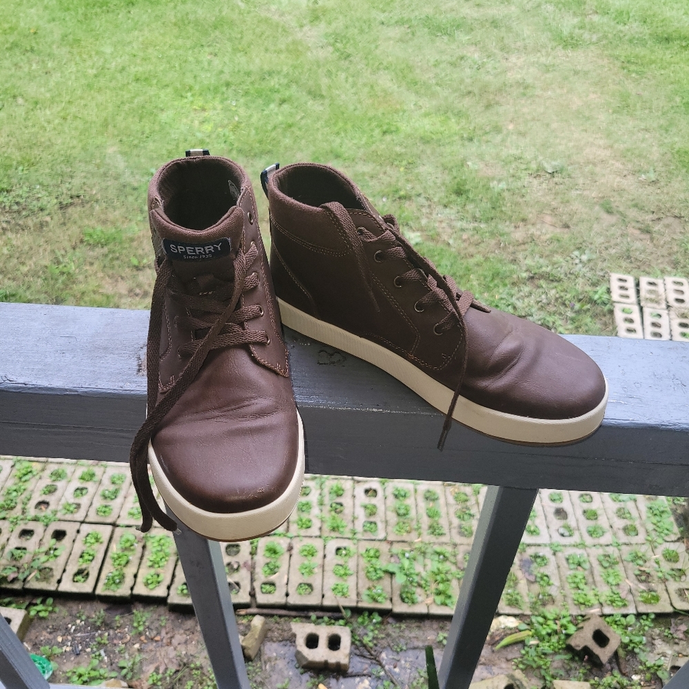 Boys Sperry size 6m brown